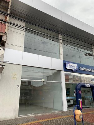 Loja com 220m², 1 vaga, Passo Da Areia em Porto Alegre