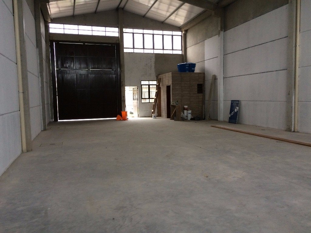 Depósito com 300m², Jardim Planalto em Porto Alegre