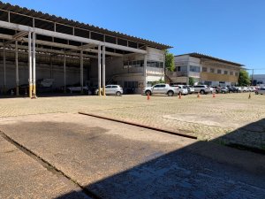 Depósito com 1300m², São João em Porto Alegre