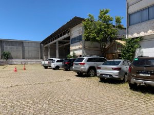 Depósito com 1300m², São João em Porto Alegre