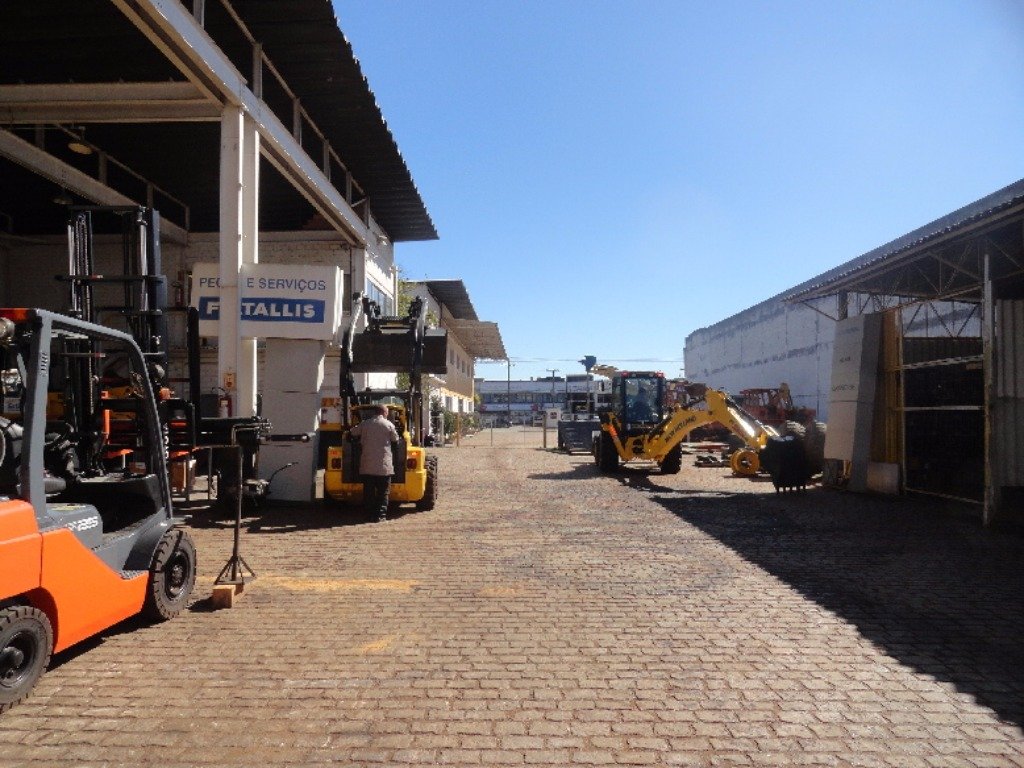Depósito com 1300m², São João em Porto Alegre