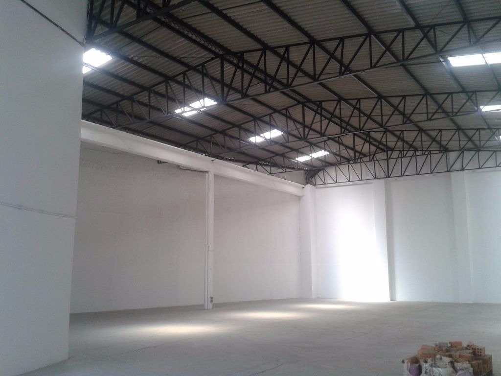 Depósito com 448m², Floresta em Porto Alegre