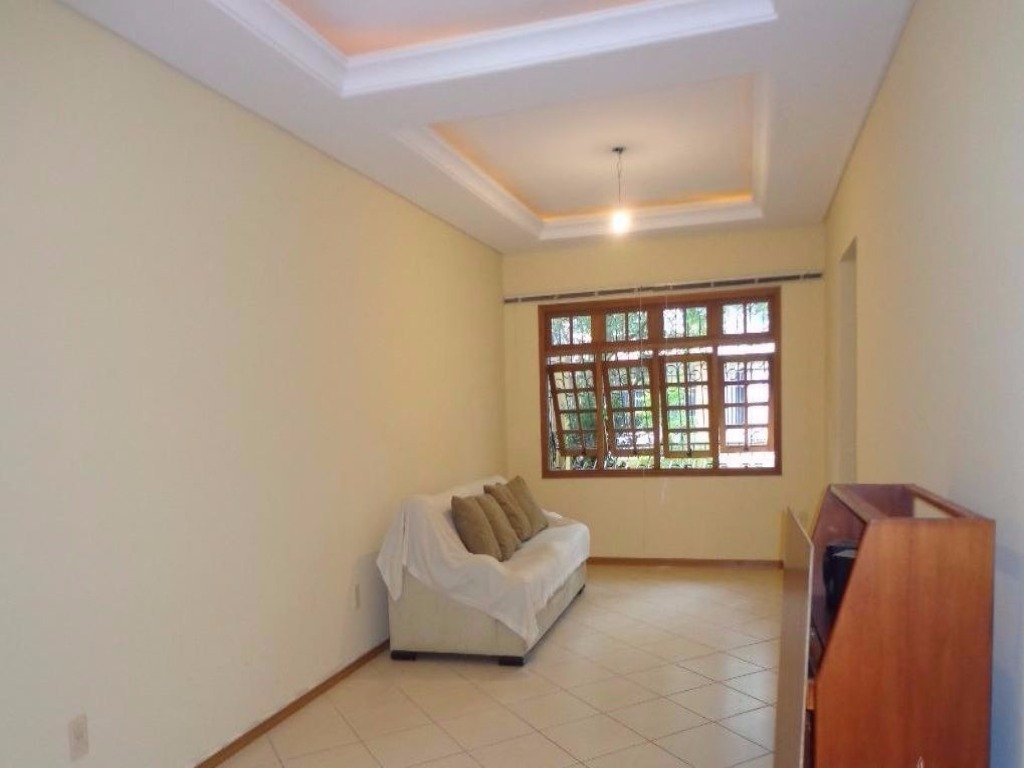 Casa com 194m², 2 dormitórios, 1 suíte, 2 vagas, Jardim Botânico em Porto Alegre