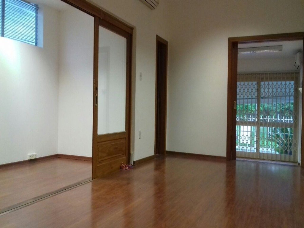 Casa com 180m², 1 dormitório, 3 vagas, Vila Ipiranga em Porto Alegre