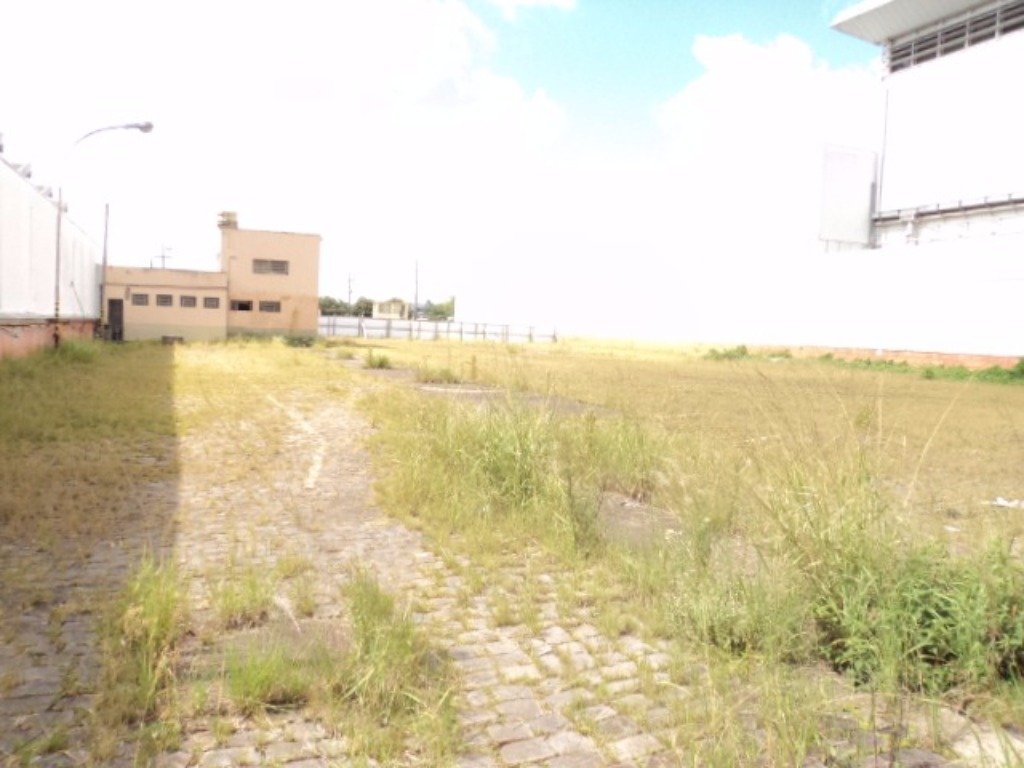 Prédio Comercial com 2499m², São João em Porto Alegre