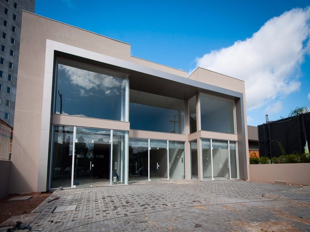 Loja com 210m², 4 vagas, São Sebastião em Porto Alegre