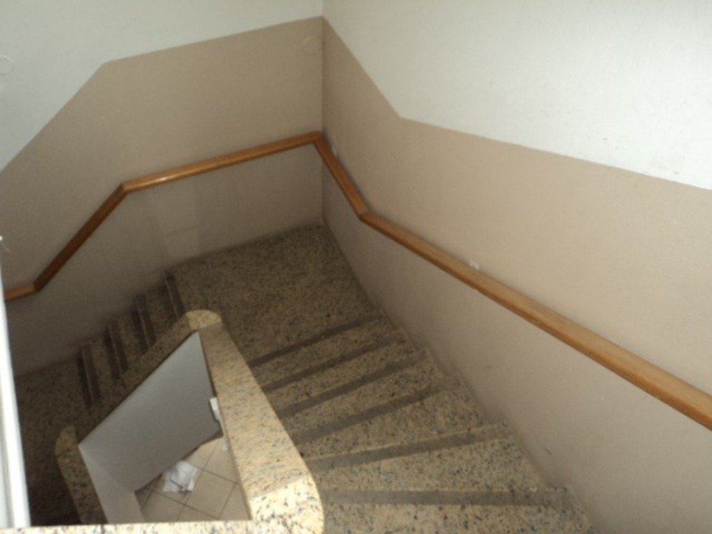 Pavilhão com 2764m², Floresta em Porto Alegre