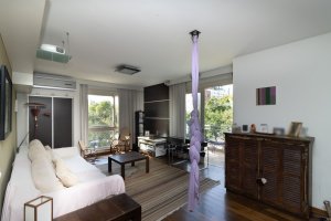 Apartamento com 136m², 3 dormitórios, 1 suíte, 2 vagas, Mont Serrat em Porto Alegre