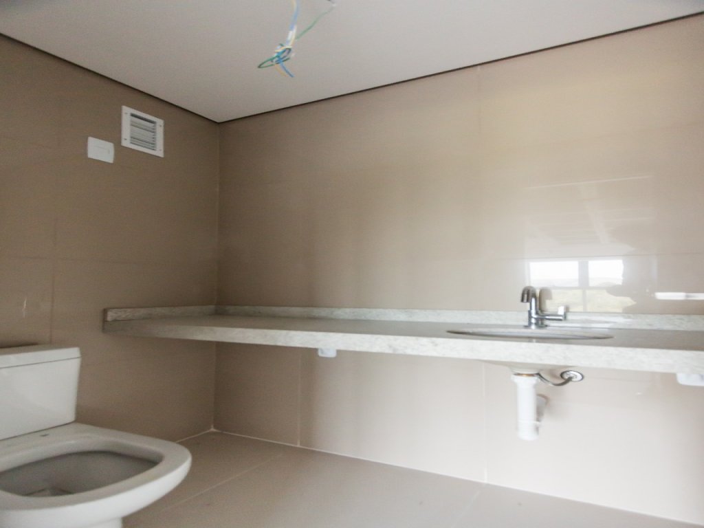 Salas/Conjuntos com 48m², 1 vaga, Petrópolis em Porto Alegre