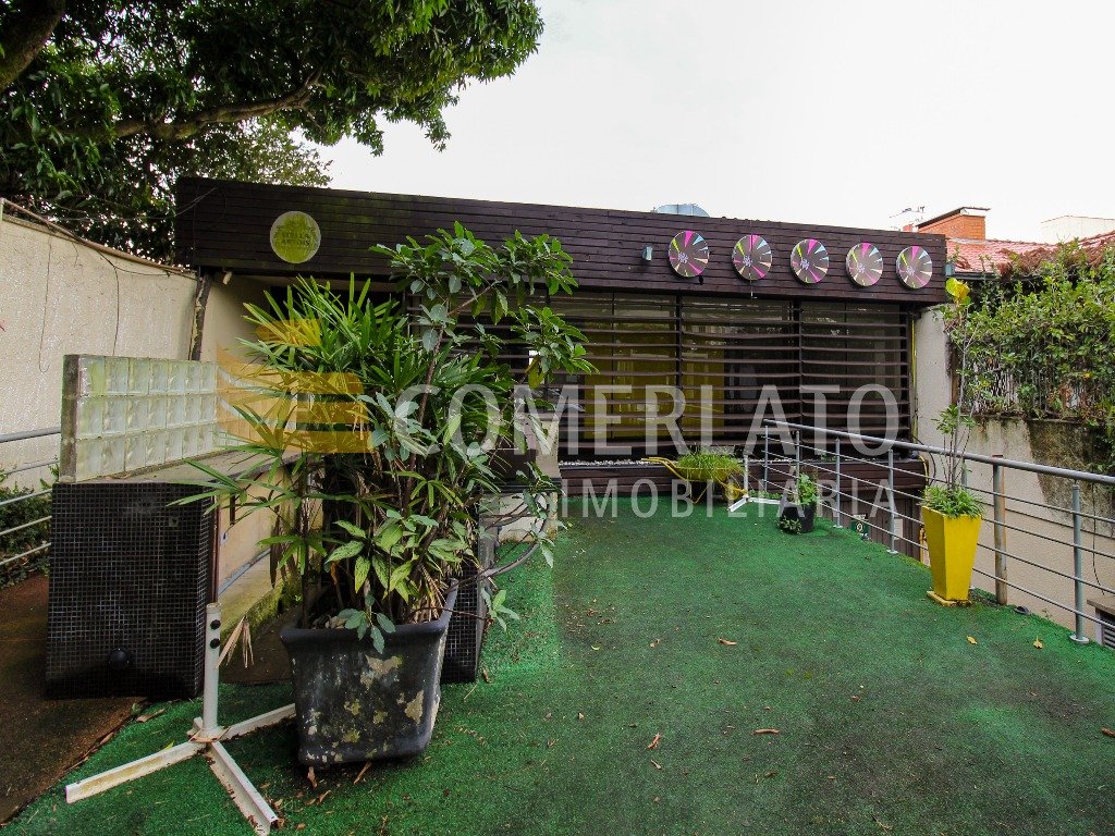 Casa comercial com 500m², Boa Vista em Porto Alegre