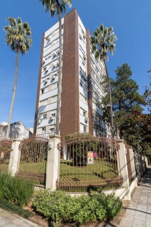 Apartamento com 113m², 3 dormitórios, 1 suíte, 3 vagas, Petrópolis em Porto Alegre
