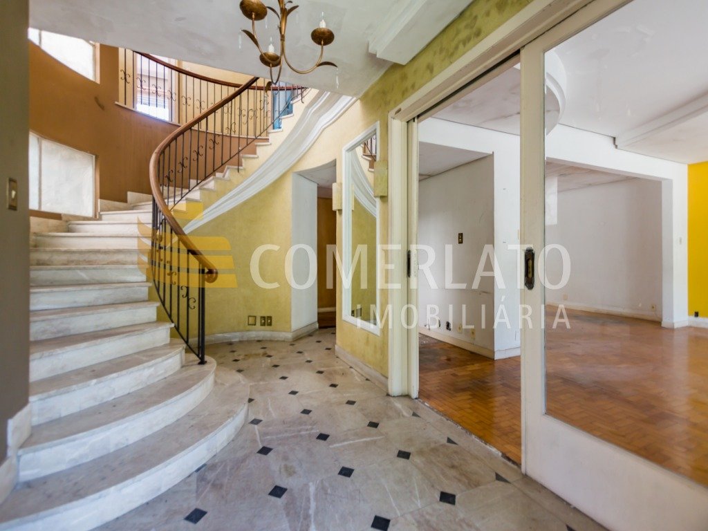 Casa comercial com 578m², 9 vagas, Bela Vista em Porto Alegre