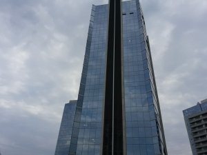 Salas/Conjuntos com 45m², 1 vaga, Petrópolis em Porto Alegre