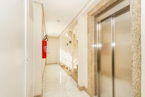 Apartamento com 61m², 1 dormitório, 1 vaga, Passo da Areia em Porto Alegre