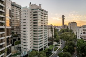 Apartamento com 257m², 4 dormitórios, 4 suítes, 4 vagas, Bela Vista em Porto Alegre