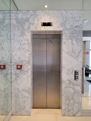 Salas/Conjuntos com 81m², 1 vaga, Auxiliadora em Porto Alegre