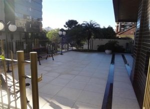 Apartamento com 107m², 3 dormitórios, 1 suíte, 2 vagas, Petrópolis em Porto Alegre