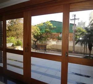 Apartamento com 107m², 3 dormitórios, 1 suíte, 2 vagas, Petrópolis em Porto Alegre