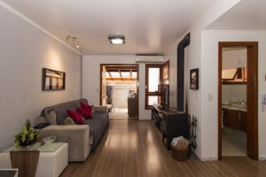 Casa em Condomínio com 149m², 3 dormitórios, 3 suítes, 2 vagas, Petrópolis em Porto Alegre