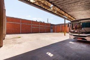 Pavilhão com 1089m², São Geraldo em Porto Alegre