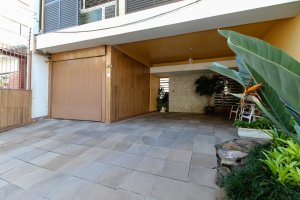 Casa com 600m², 4 dormitórios, 1 suíte, 5 vagas, Rio Branco em Porto Alegre