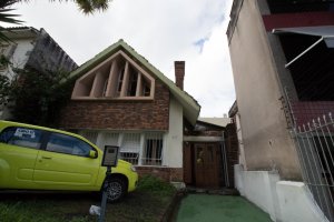 Casa com 157m², 2 dormitórios, 3 vagas, Rio Branco em Porto Alegre