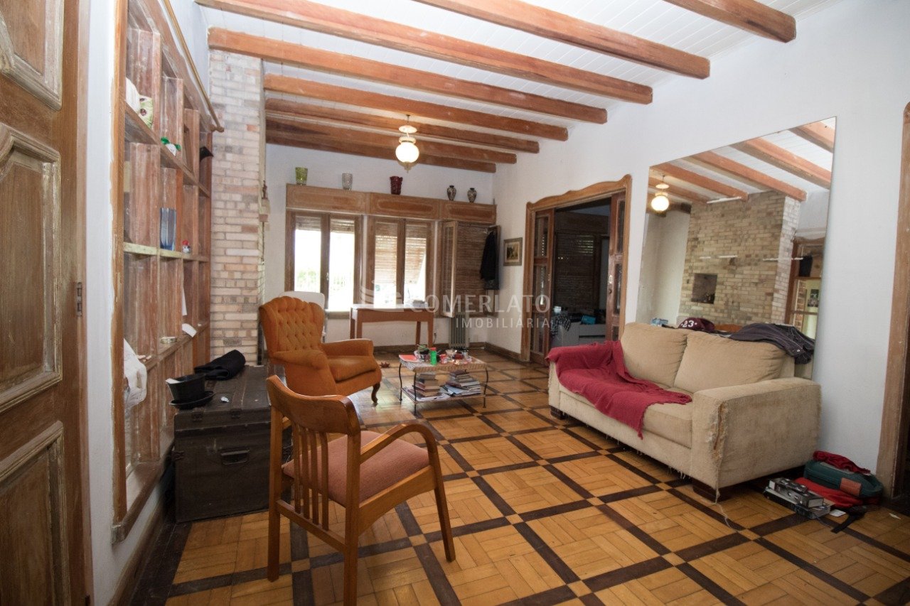 Casa com 157m², 2 dormitórios, 3 vagas, Rio Branco em Porto Alegre