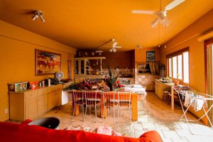 Casa com 950m², 5 dormitórios, 2 suítes, 4 vagas, Partenon em Porto Alegre