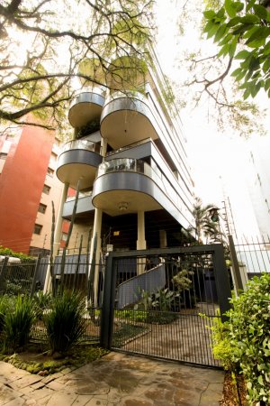 Cobertura com 380m², 2 dormitórios, 1 suíte, 3 vagas, Petrópolis em Porto Alegre