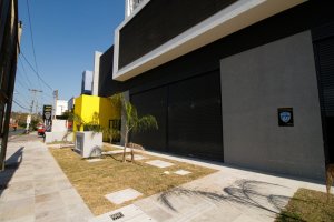 Loja com 215m², 1 vaga, Jardim Botânico em Porto Alegre