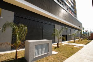 Loja com 253m², 1 vaga, Jardim Botânico em Porto Alegre