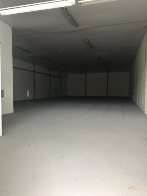 Depósito com 744m², Sarandi em Porto Alegre
