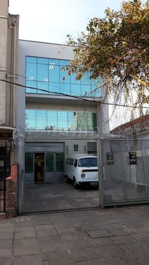 Prédio Comercial com 414m², 2 vagas, Floresta em Porto Alegre