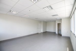 Salas/Conjuntos com 54m², 1 vaga, Floresta em Porto Alegre