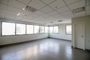Salas/Conjuntos com 51m², 1 vaga, Floresta em Porto Alegre