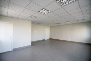 Salas/Conjuntos com 51m², 1 vaga, Floresta em Porto Alegre