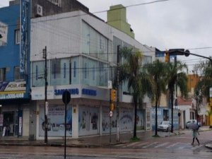 Loja com 450m², Floresta em Porto Alegre