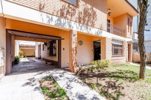 Casa com 396m², 6 dormitórios, 2 suítes, 6 vagas, Jardim Botânico em Porto Alegre