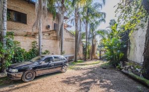 Casa com 352m², 4 dormitórios, 4 vagas, Chácara Das Pedras em Porto Alegre