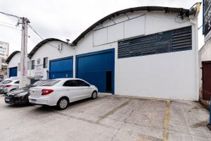 Depósito com 380m², 4 vagas, Jardim Botânico em Porto Alegre