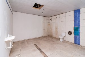 Depósito com 380m², 4 vagas, Jardim Botânico em Porto Alegre