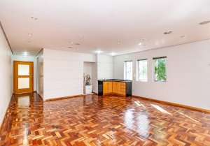 Prédio Comercial com 900m², 2 vagas, Farroupilha em Porto Alegre