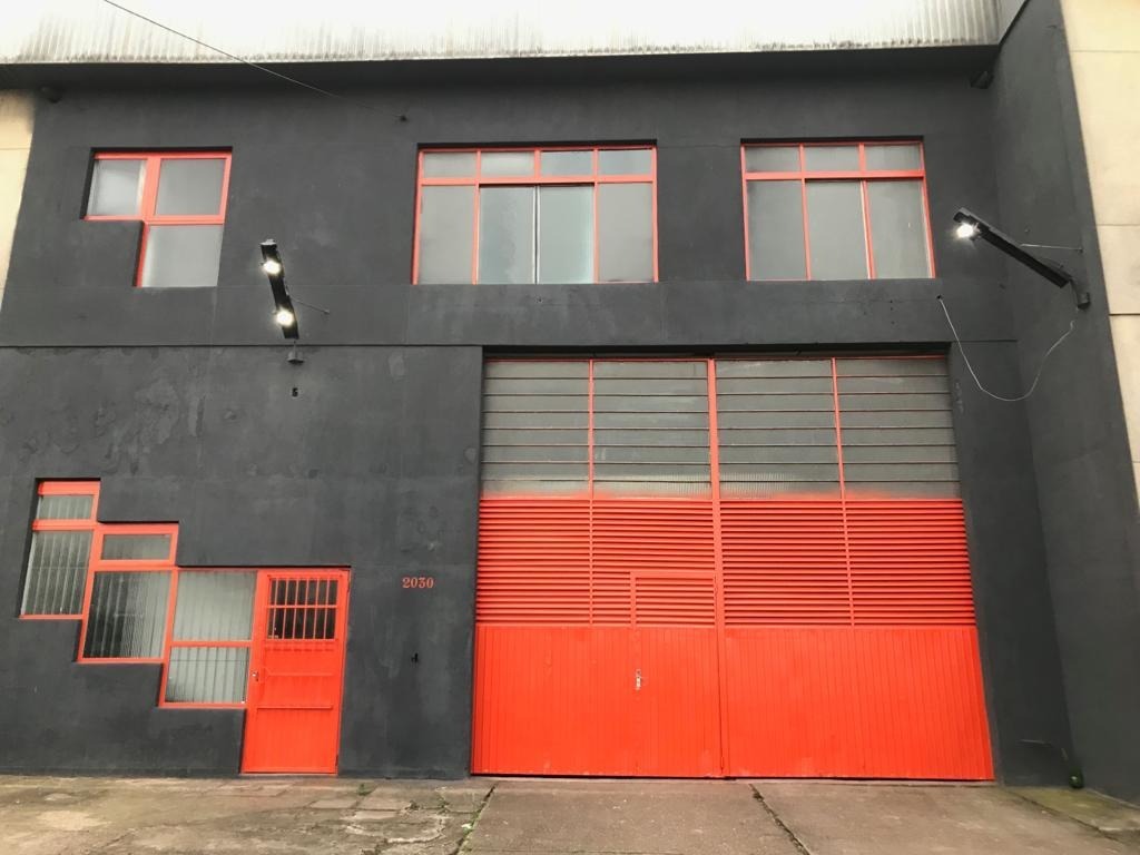 Depósito com 406m², Sarandi em Porto Alegre