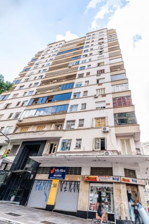 Apartamento com 70m², 2 dormitórios, Centro Histórico em Porto Alegre