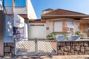 Casa com 162m², 2 dormitórios, 3 vagas, São João em Porto Alegre
