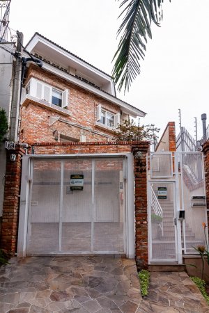 Casa em Condomínio com 168m², 3 dormitórios, 1 suíte, 2 vagas, Chácara Das Pedras em Porto Alegre