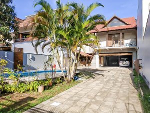 Casa com 320m², 4 dormitórios, 4 suítes, 4 vagas, Chácara Das Pedras em Porto Alegre