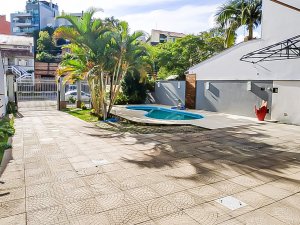 Casa com 320m², 4 dormitórios, 4 suítes, 4 vagas, Chácara Das Pedras em Porto Alegre