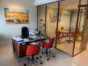 Salas/Conjuntos com 63m², Petrópolis em Porto Alegre