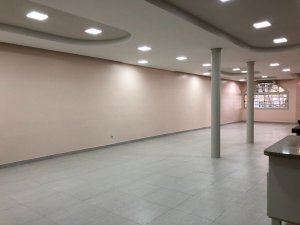 Casa comercial com 230m², 3 vagas, Mont Serrat em Porto Alegre